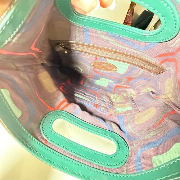 Gianni Bini Green Wristlet Clutch - Picture 3 of 6